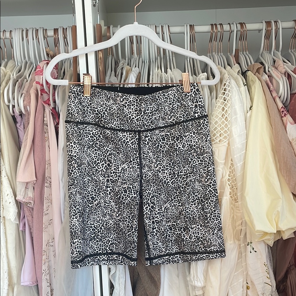 Black and White Bike Shorts with Leopard Pattern and Wide Waistband